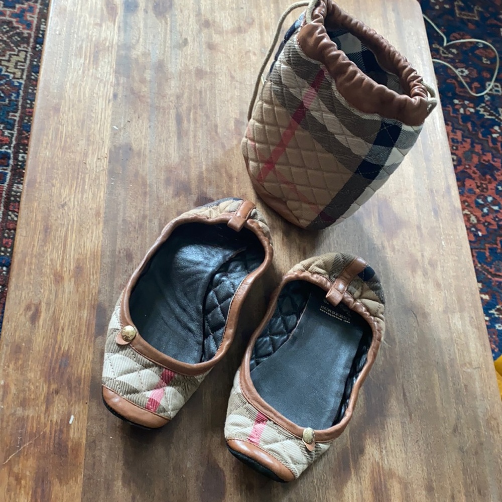 Burberry ballet house slippers with case
